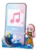 Luka Megurine DesQ Party on Desk Figure