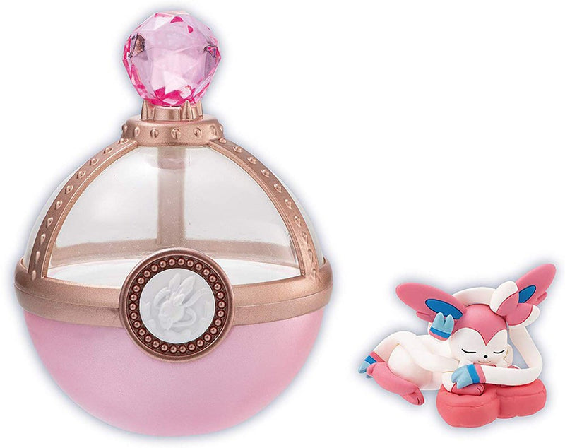 Sylveon Pokemon Eevee & Friends Dreaming Case 2 Figure