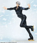 Victor Nikiforov with Makkachin G.E.M. Series YURI!!! on ICE 1/8 Scale Figure
